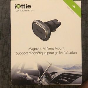 Magnetic cell phone mount